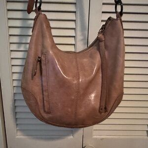 SALE! Excellent condition Frye Melissa Handbag in Convertible style